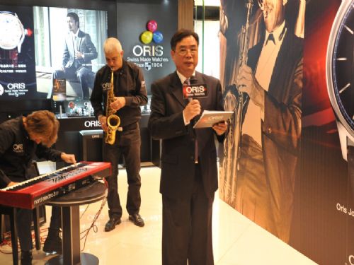  瑞士融合樂(lè)團(tuán)訪問(wèn)巍雅斯名品商城